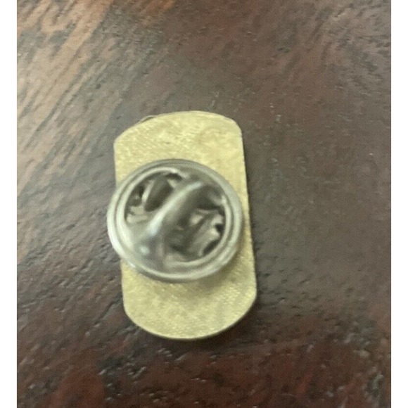 VINTAGE Old Milwaukee Beer Pin Can of Beer Lapel Pin - Picture 3 of 3